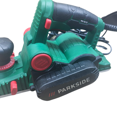 Aplainadora 82mm 750 watts PARKSIDE PEH 30 com lâmina de carboneto b-ware